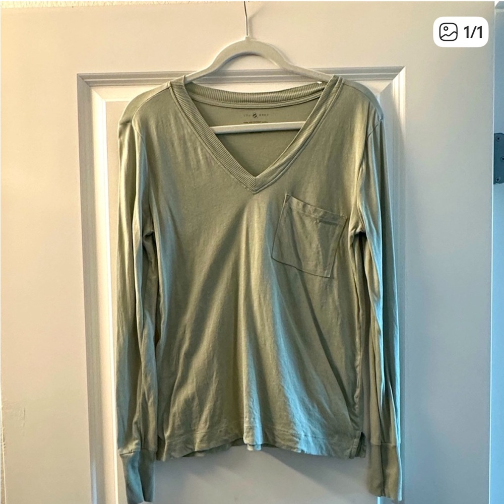 Light Green V-Neck Long Sleeve Shirt